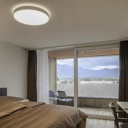 בית הארחה Schueuer Restaurant & Kultur